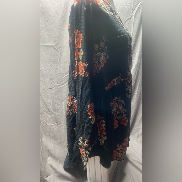 Women’s Torrid Floral Babydoll Tunic Hi Low Top NWT SZ 1 XL 14 16 - Picture 6 of 6